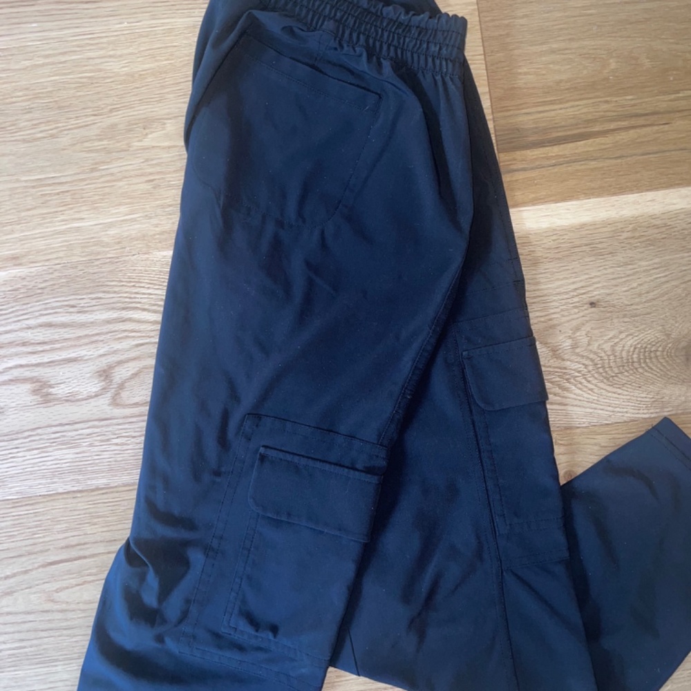 Athleta black cargo pants - size 8